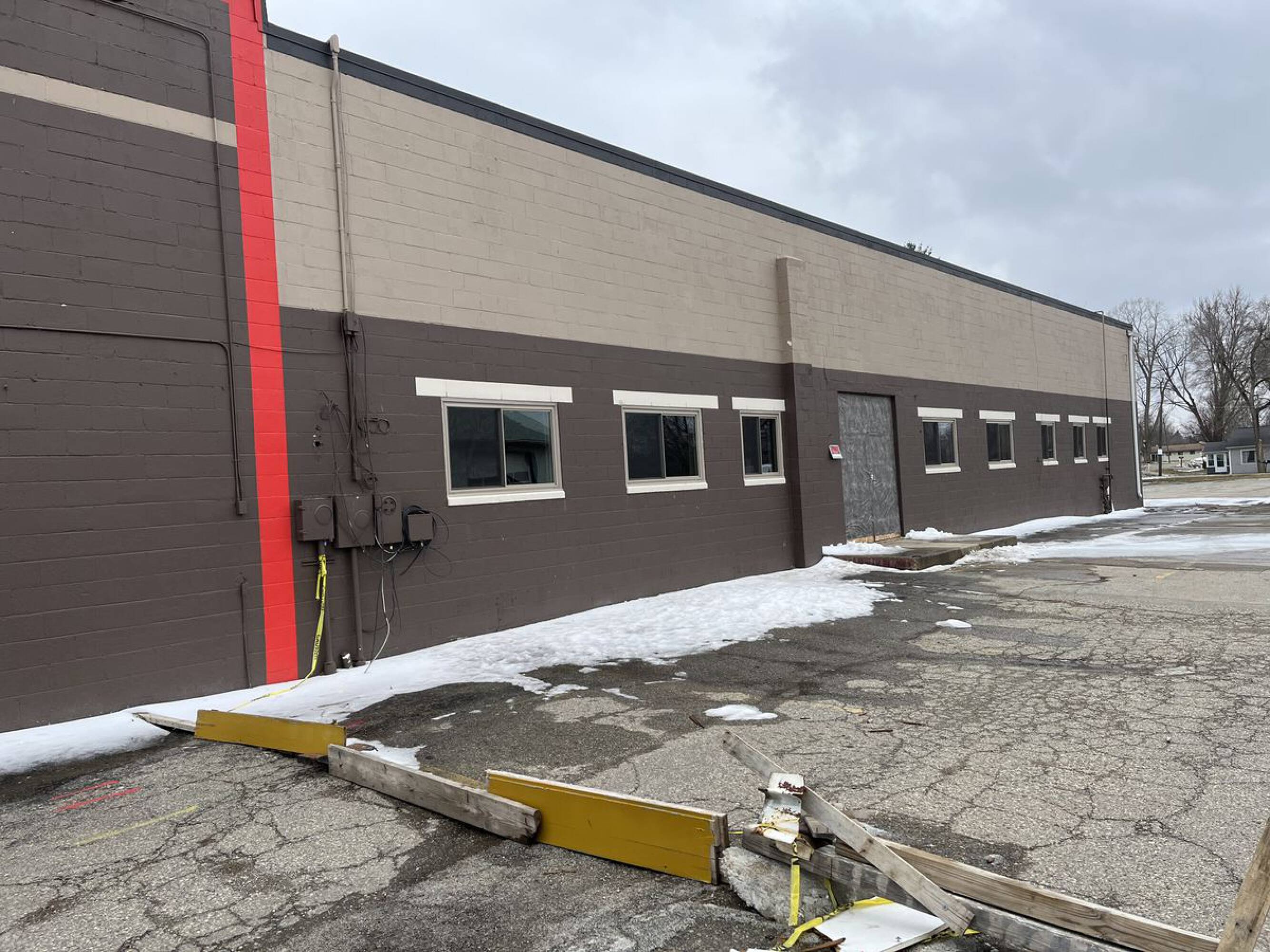 4437 Richfield Rd, Flint, MI 48506