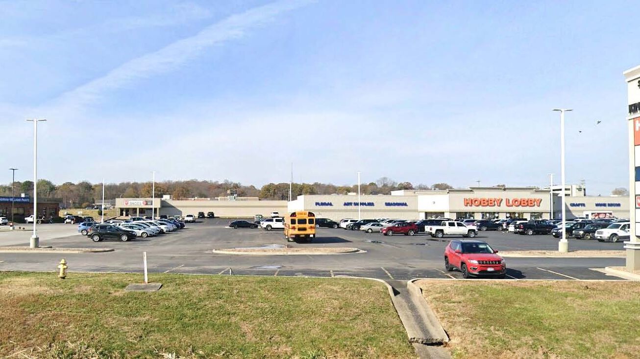 207213 S. Kingshighway St, Cape Girardeau, MO 63703 Retail Space for