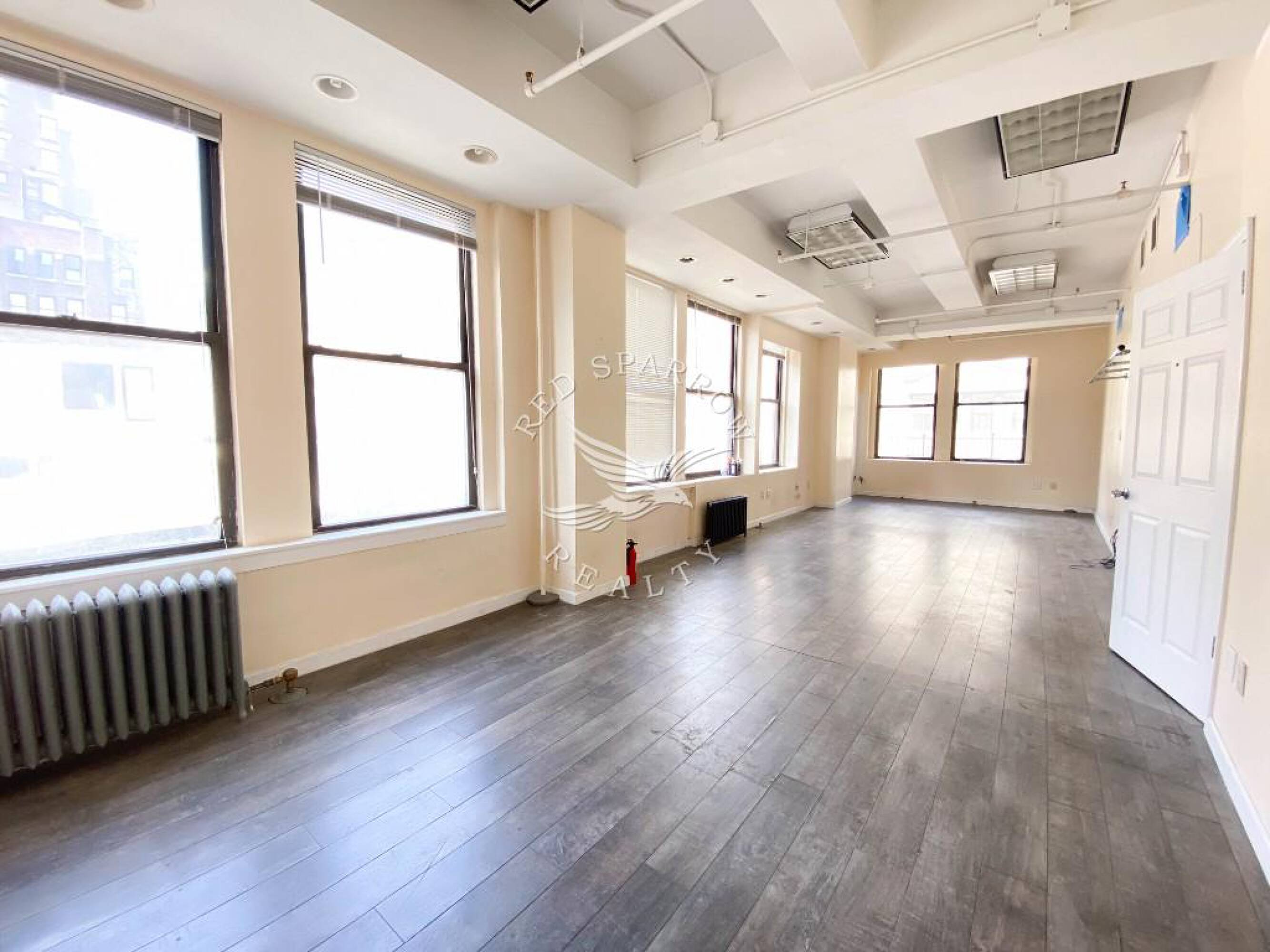 14th floor office space on West 37th Street, New York, NY 10018 | Crexi.com