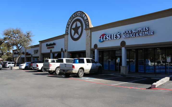 Pictures of Retail property located at 215 W Bandera Rd, Boerne, TX 78006 for lease - image #1