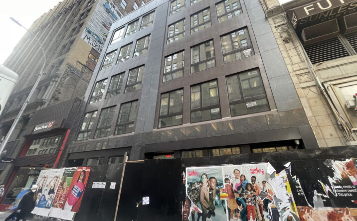Pictures of Retail, Office property located at 203 W 38th St, New York, NY 10018 for lease - image #1