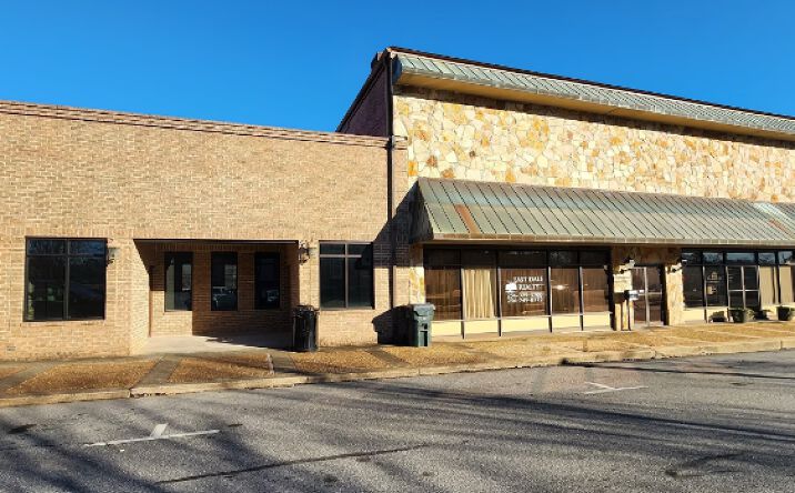 110 S Main St, Alexander City, AL 35010 | Crexi.com