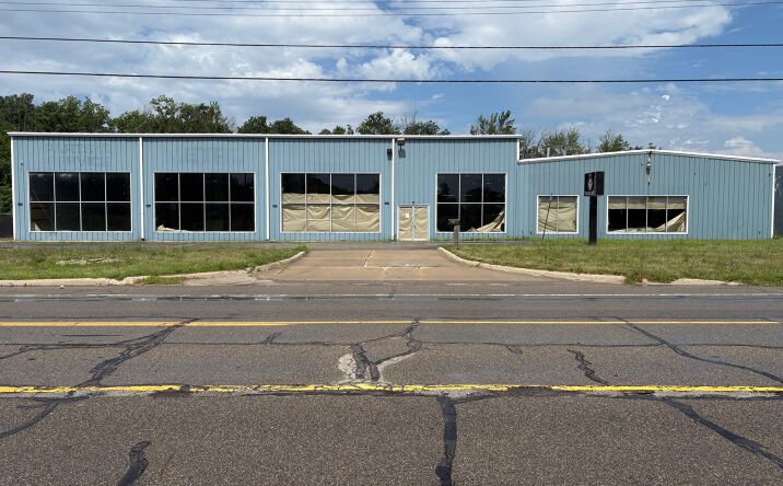 Pictures of Industrial property located at 5522 W Jefferson, Trenton, MI 48183 for lease - image #1