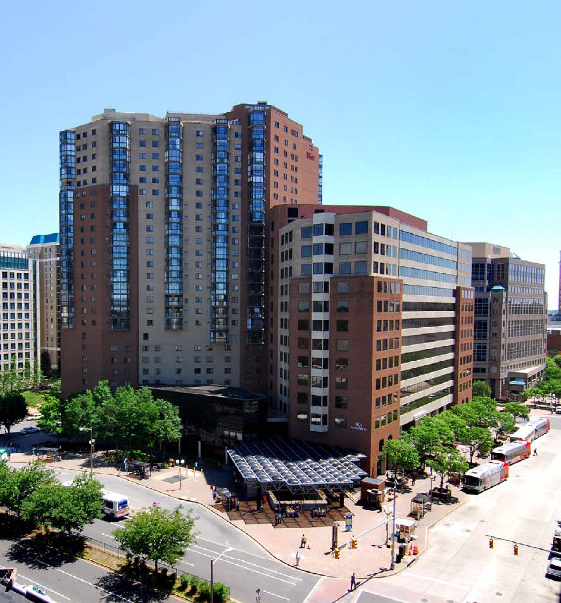 901 N Stuart St, Arlington, VA 22203 Retail Space for Lease