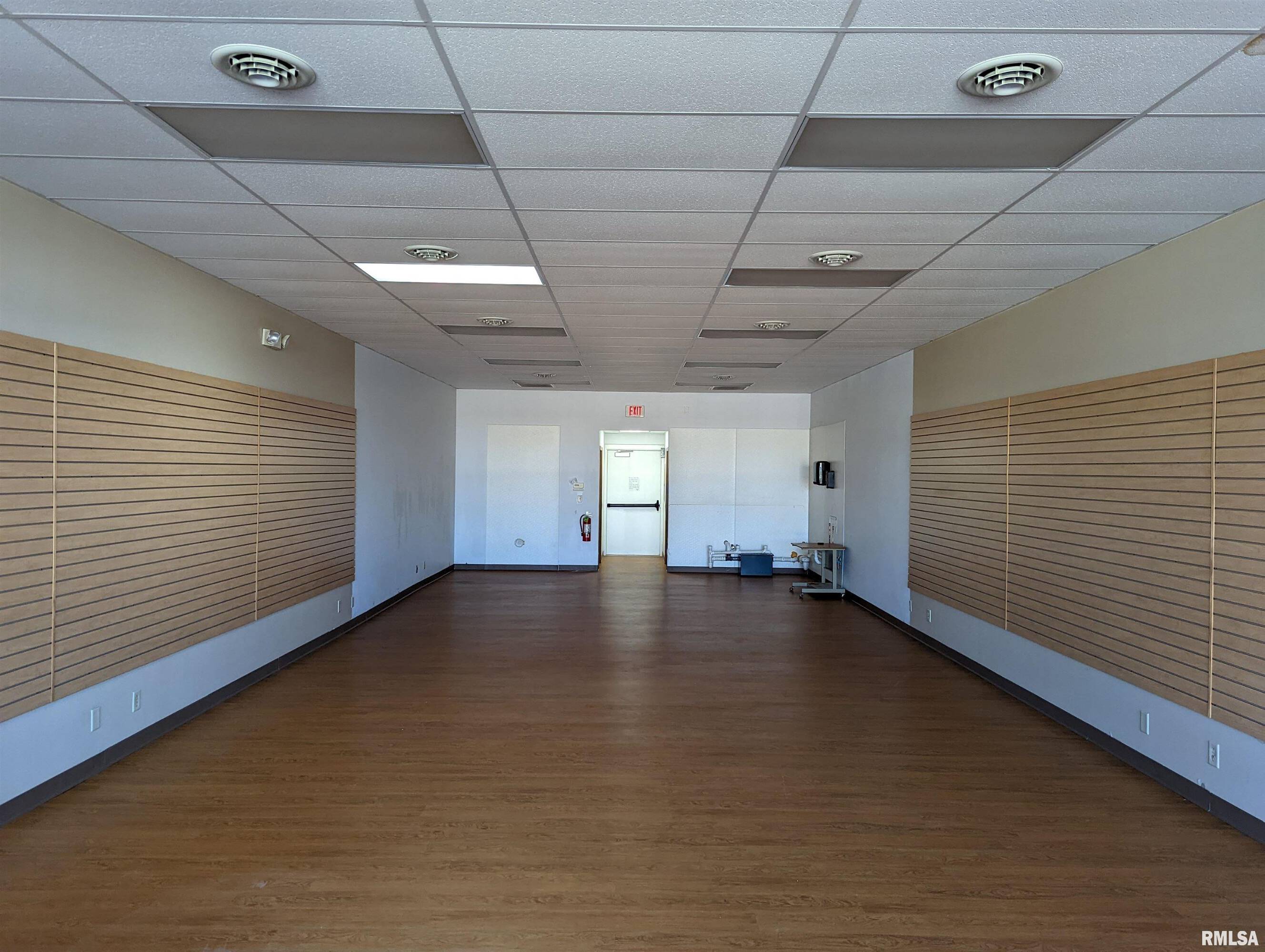 3428 W WILLOW KNOLLS Road, Peoria, IL 61614