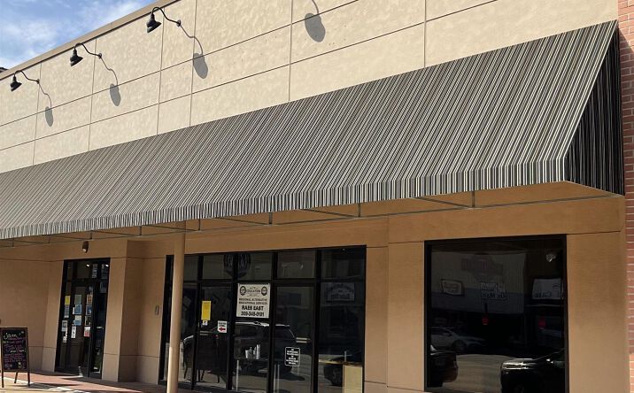 Pictures of Office, Retail property located at 235 E MAIN Street, Galesburg, IL 61401 for lease - image #1