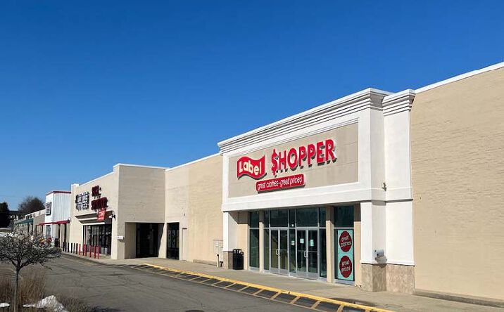Pictures of Retail property located at 1333 Indianapolis Rd, Greencastle, IN 46135 for lease - image #1