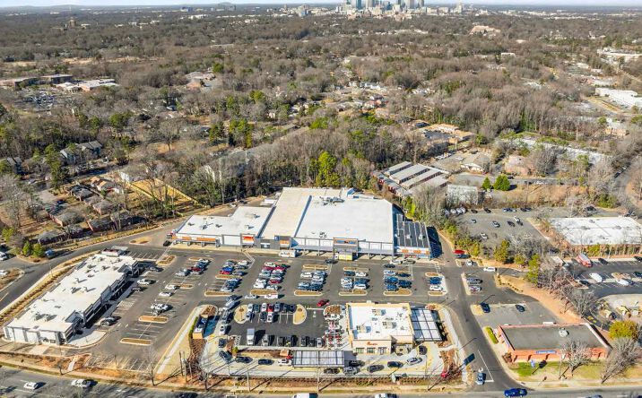 Pictures of Retail, Office property located at 931 N Wendover Rd, Charlotte, NC 28211 for lease - image #1