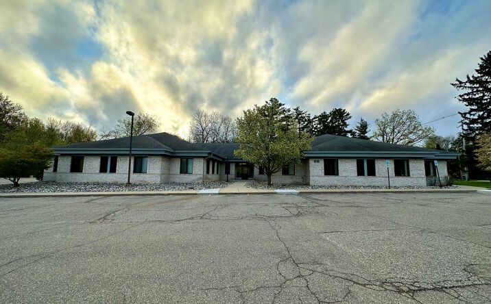 Pictures of Office property located at 612 W Lake Lansing Rd, East Lansing, MI 48823 for lease - image #1