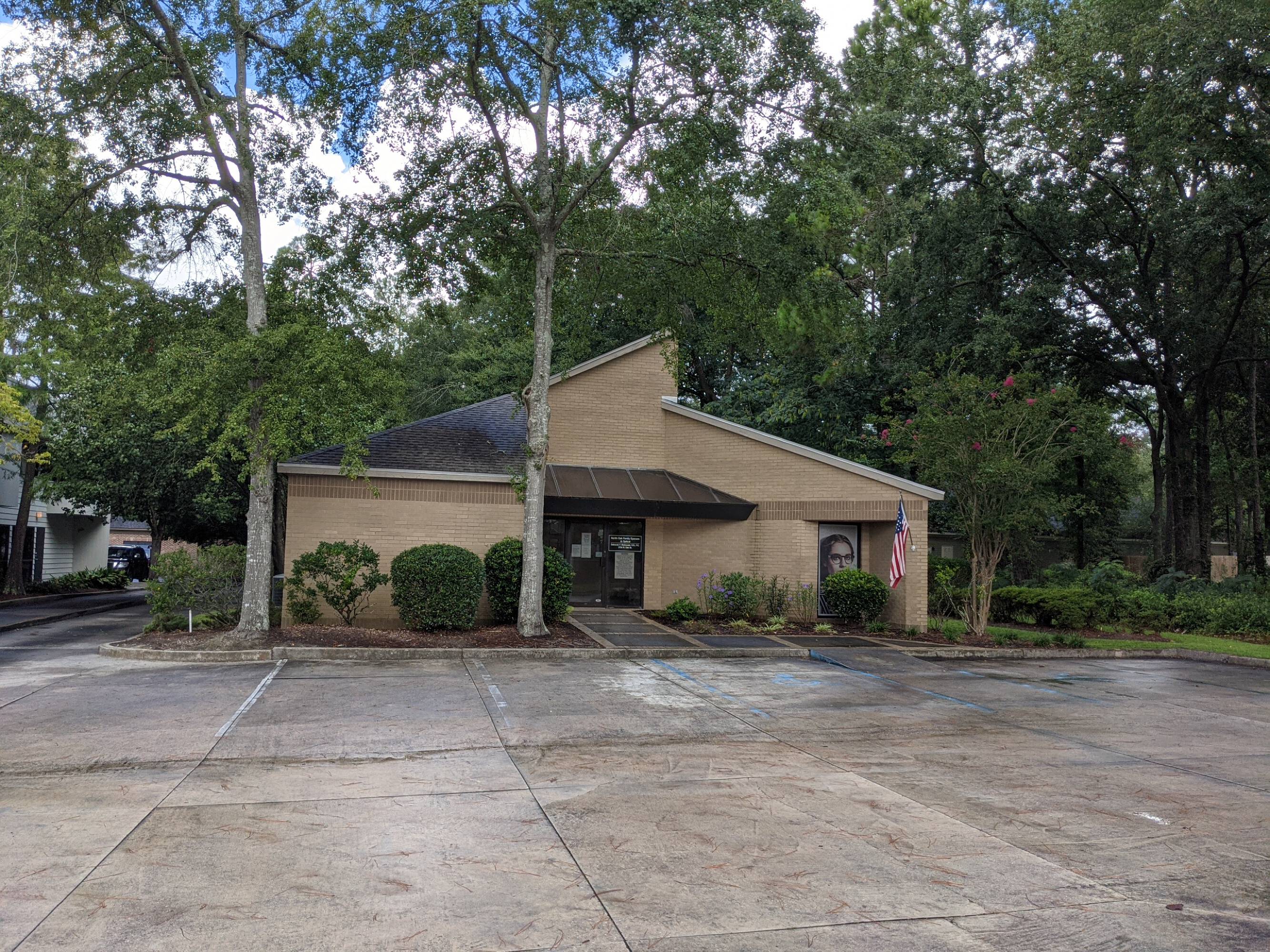 2724 N Oak St, Valdosta, GA 31602