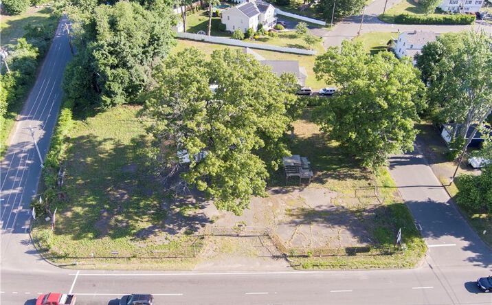 Pictures of Retail, Office, Restaurant property located at 11 Montowese Ave, North Haven, CT 06473 for lease - image #1