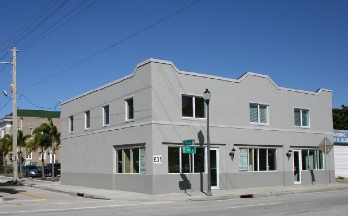 Pictures of Office property located at 601 N Dixie Hwy, West Palm Beach, FL 33401 for lease - image #1