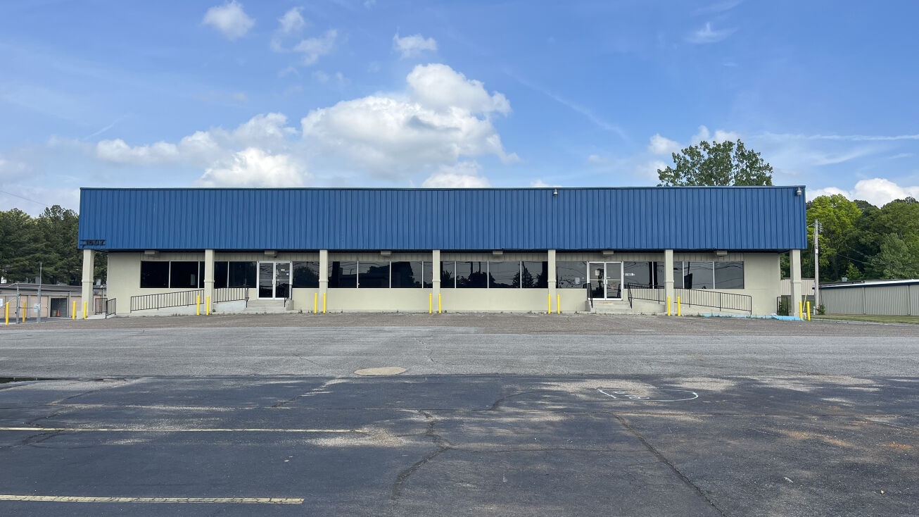 Pictures of Industrial, Retail property located at 11607 Memorial Pkwy ...