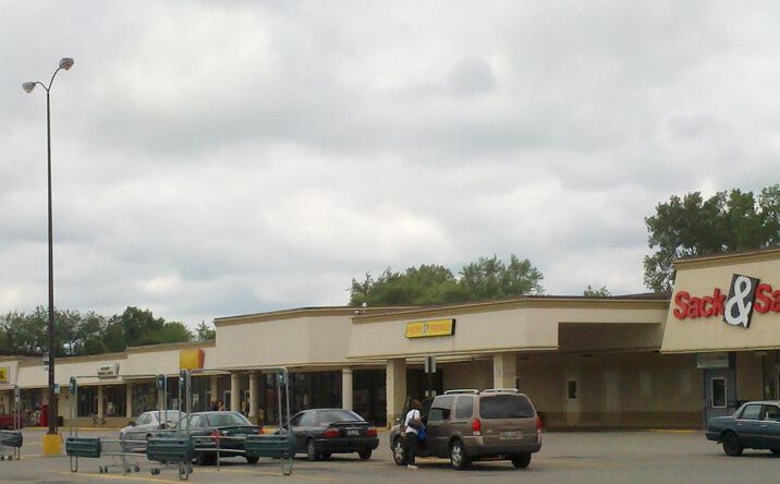 Pictures of Retail property located at 935 S South St, Wilmington, OH 45177 for lease - image #1