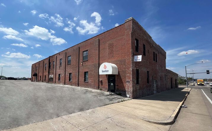 Pictures of Office property located at 3738 Chouteau Ave, St. Louis, MO 63110 for sales - image #1