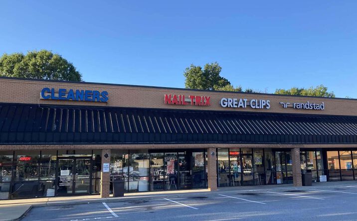 Pictures of Retail property located at 136 West Belmont Drive NW, Calhoun, GA 30701 for lease - image #1