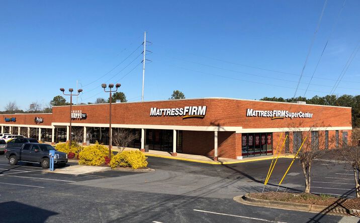 Pictures of Retail property located at 390 Ernest W Barrett Pkwy NW, Kennesaw, GA 30144 for lease - image #1