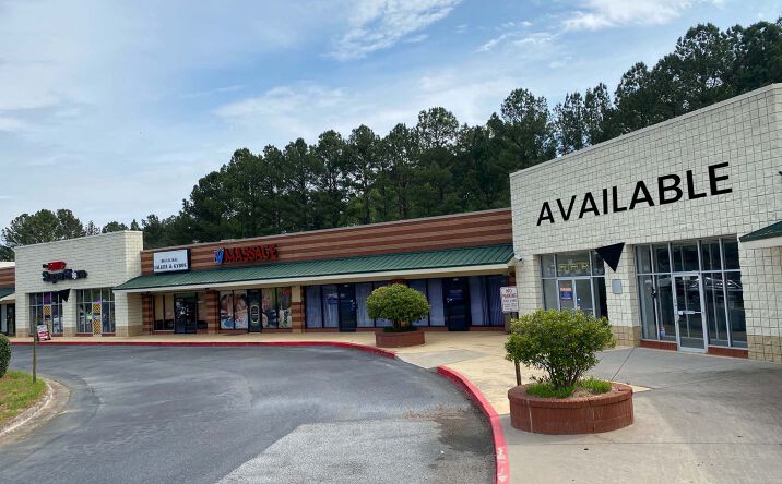 Pictures of Retail property located at 2800 Canton Road, Marietta, GA 30066 for lease - image #1