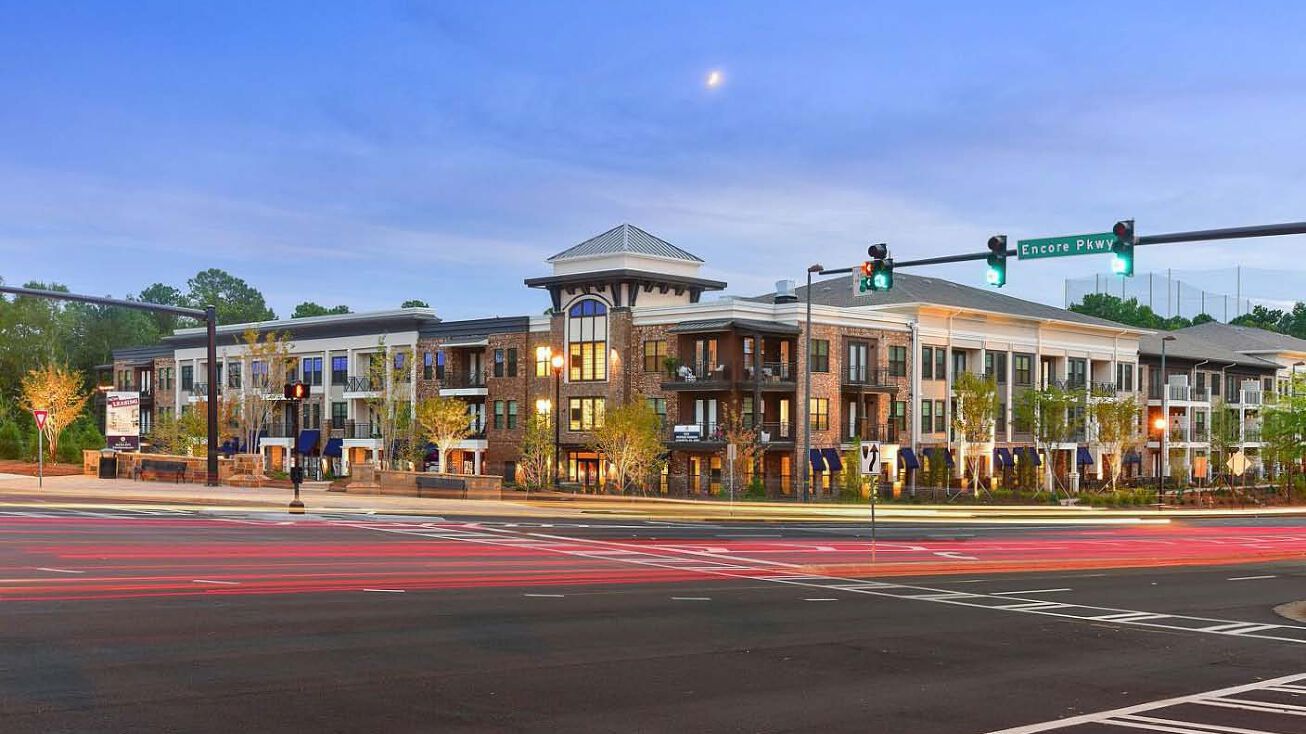 Pictures of Retail property located at 10105 Westside Pkwy, Alpharetta