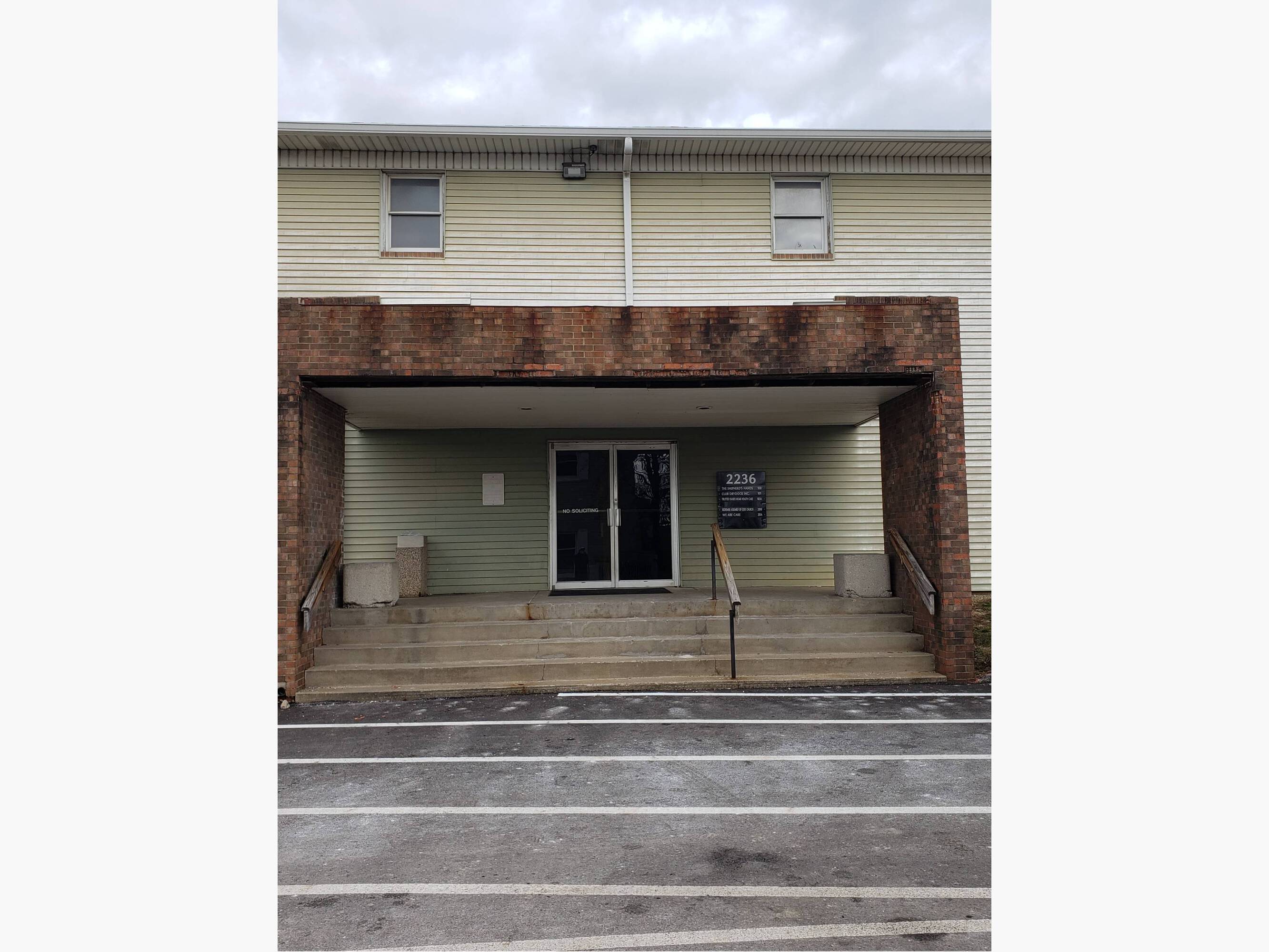 2238 S Hamilton Rd, Columbus, OH 43232