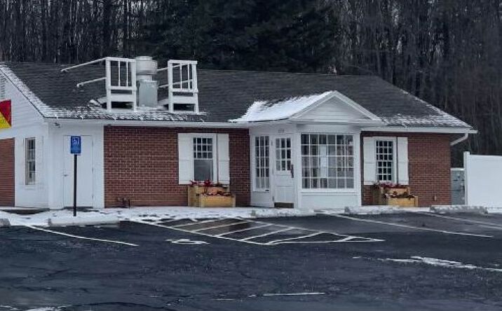Pictures of Retail, Office, Restaurant property located at 650 Middle Turnpike, Mansfield, CT 06268 for lease - image #1