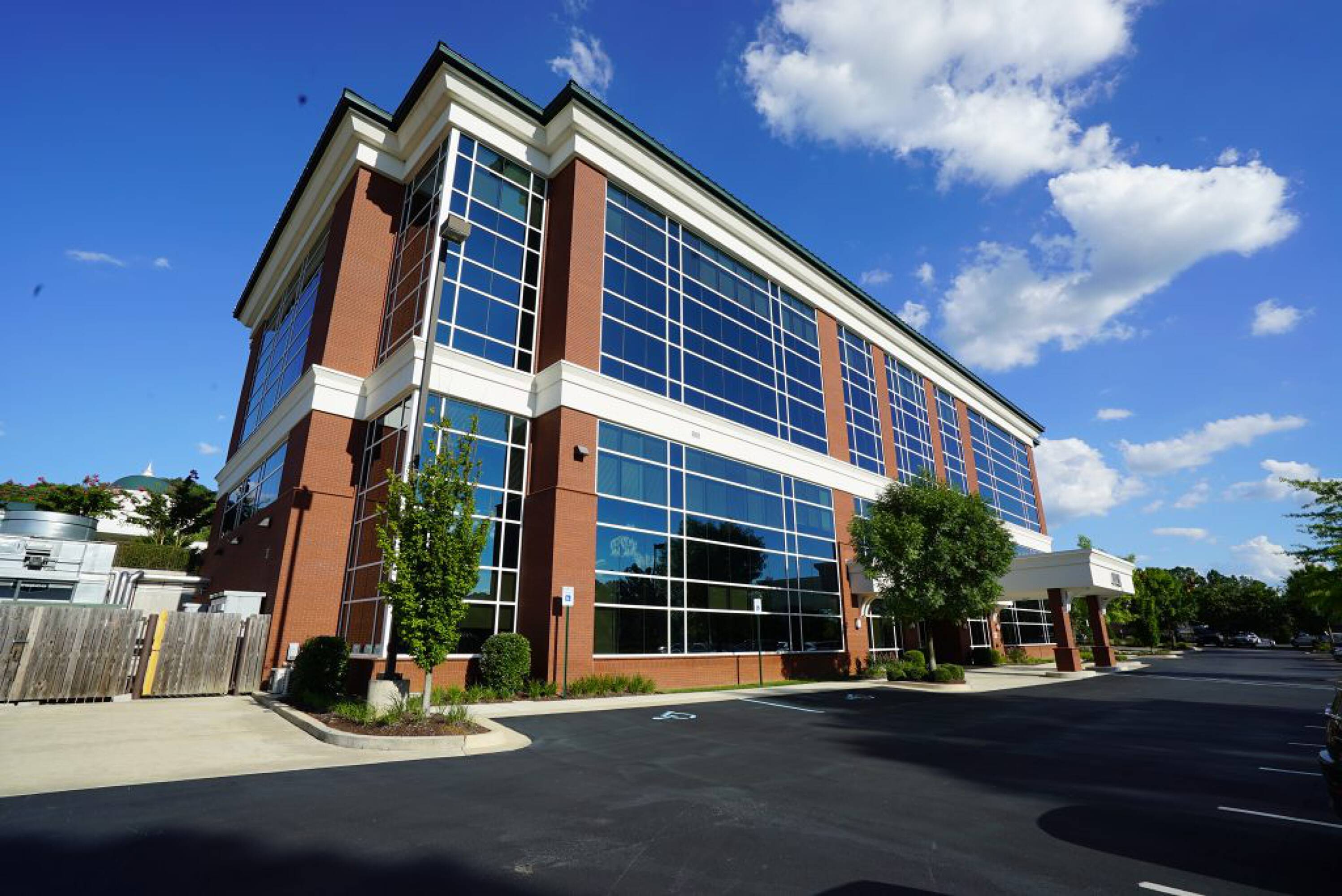 4700 Whitesburg Dr, Huntsville, AL 35802