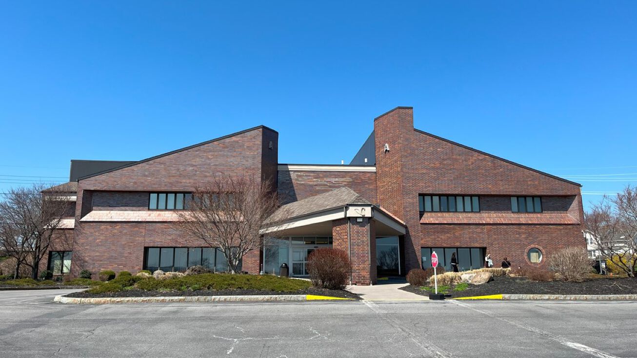 Pictures of Office property located at 919 Westfall Rd, Rochester, NY ...