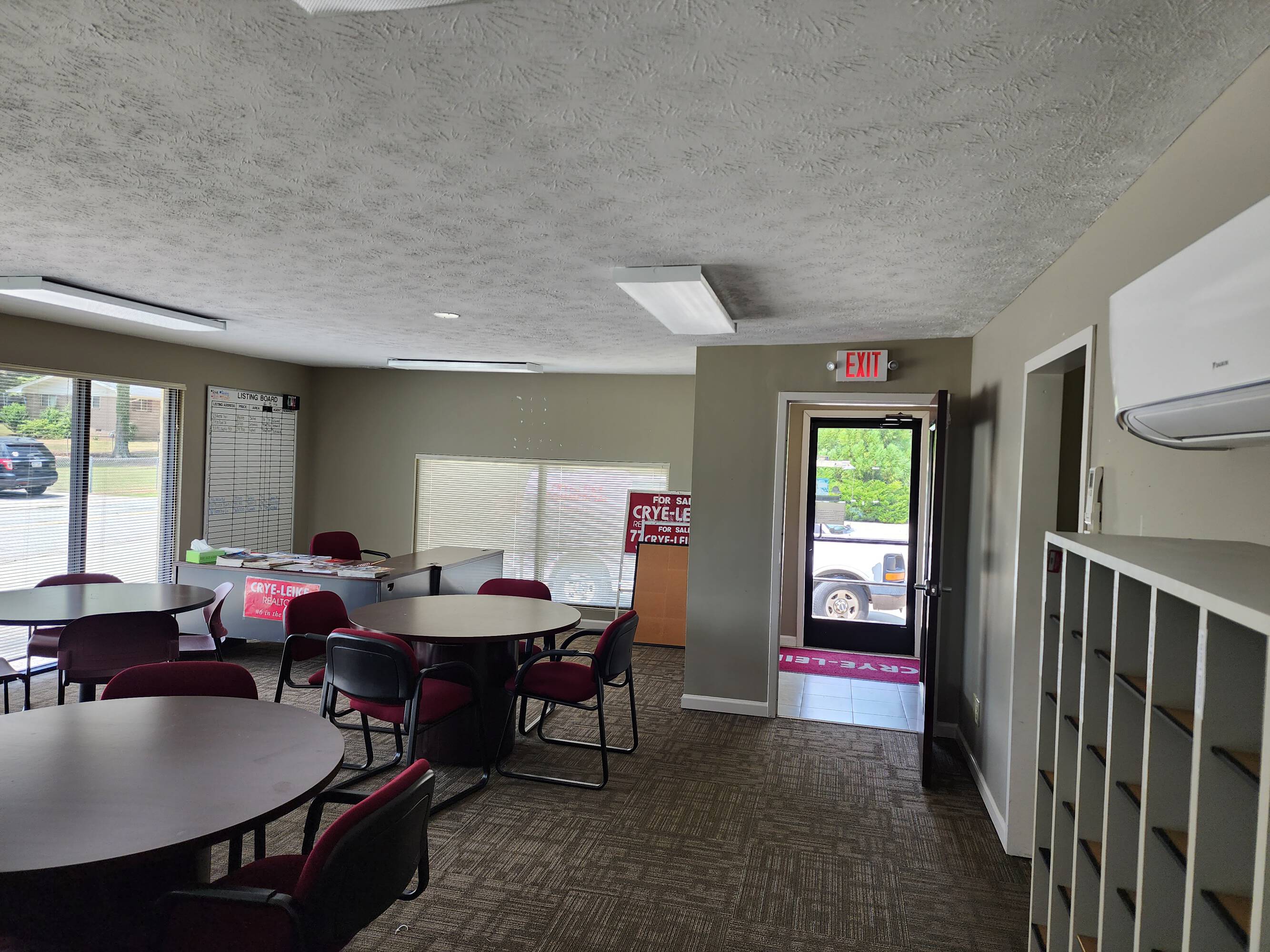 2092 Fairburn Rd, Douglasville, GA 30135