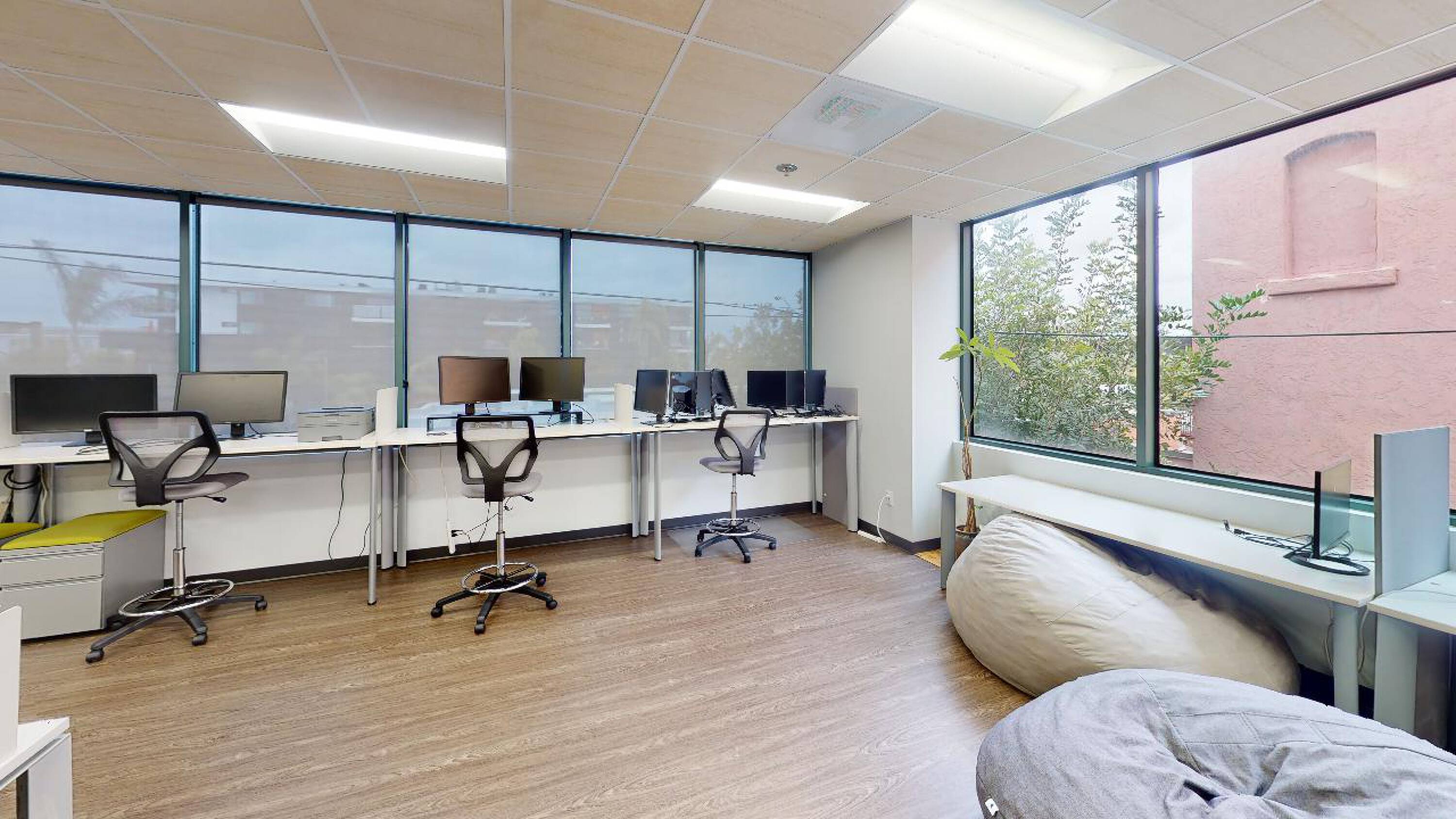 3578048