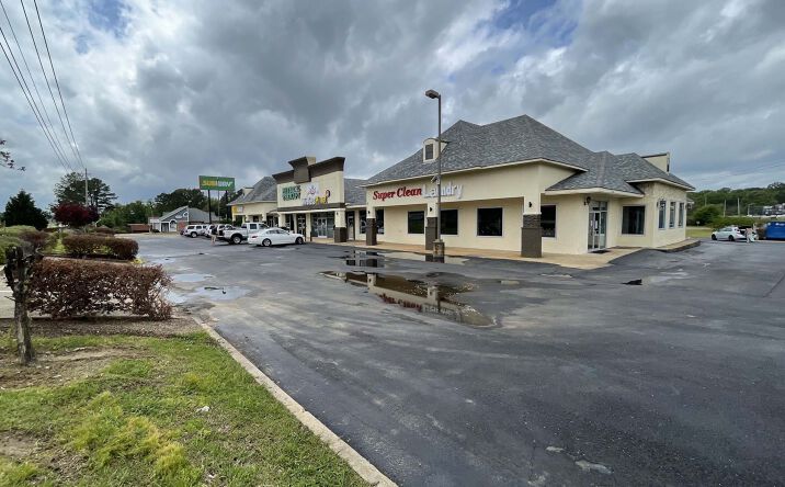 Pictures of Retail, Restaurant property located at 5225 MS-18, Jackson, MS 39209 for lease - image #1