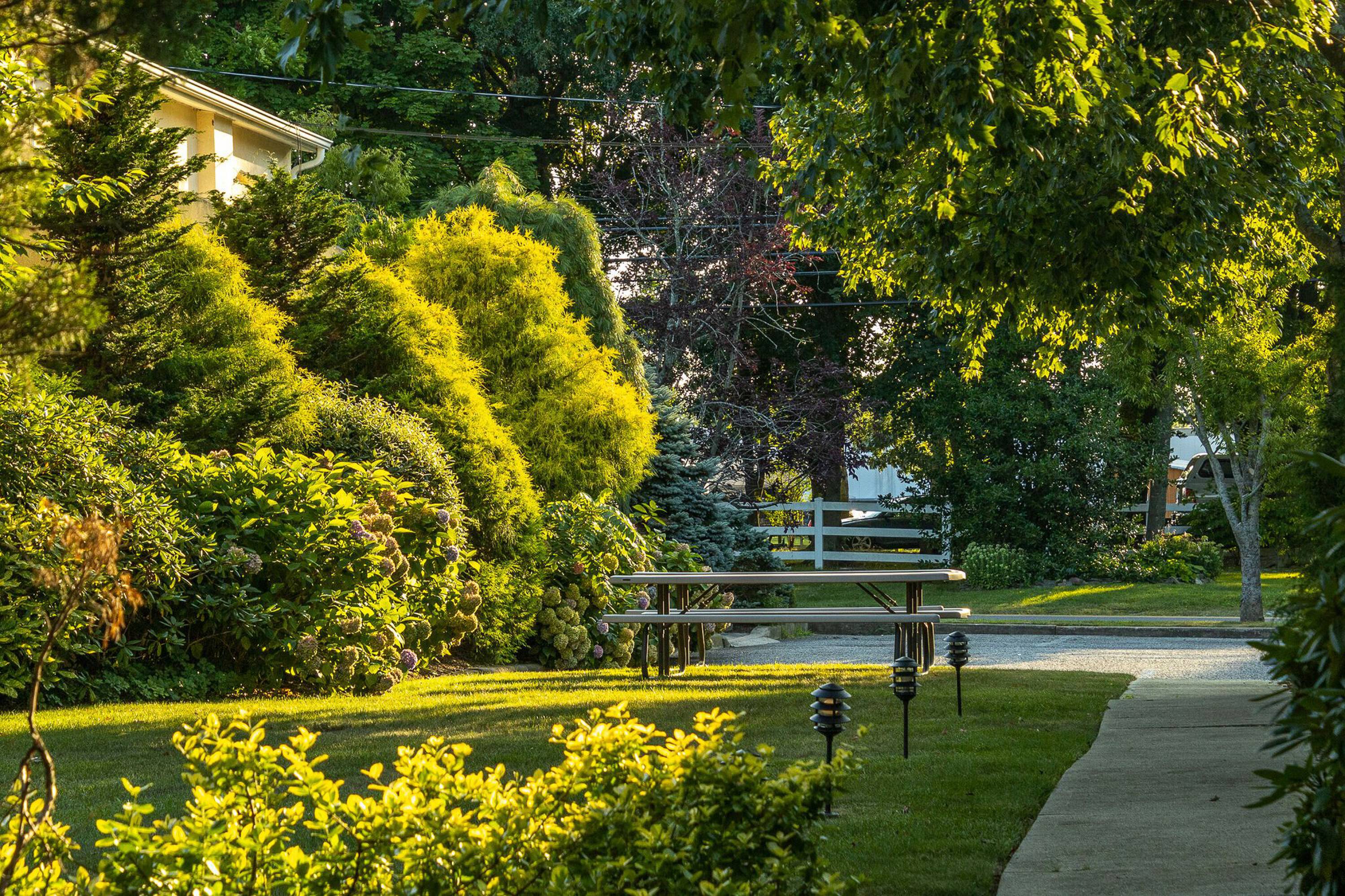 446 Edwards Ave, Calverton, NY 11933