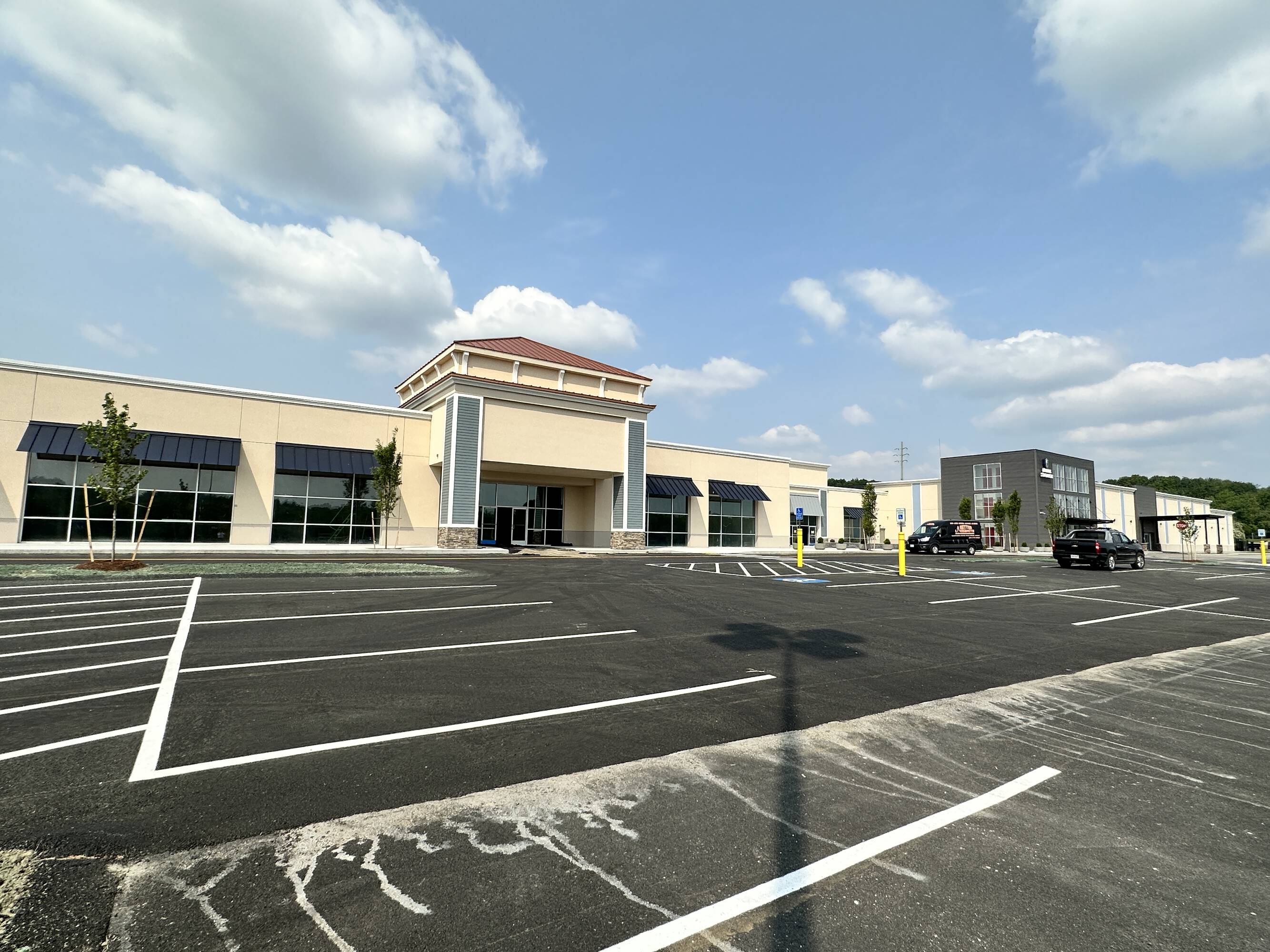 262 Swansea Mall Dr, Swansea, MA 02777