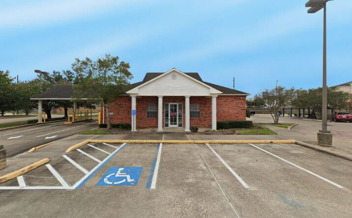 Pictures of Retail, Office, Land property located at 2624 McHard Rd, Pearland, TX 77584 for lease - image #1