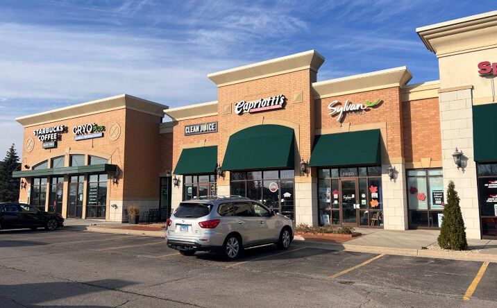 Pictures of Retail, Restaurant property located at 1900 W Main St, St. Charles, IL 60174 for lease - image #1