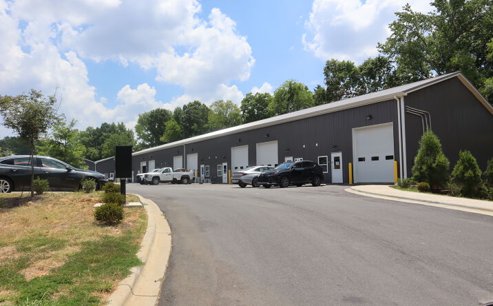 Pictures of Industrial property located at 1700 Industrial Center Cir, Charlotte, NC 28213 for lease - image #1