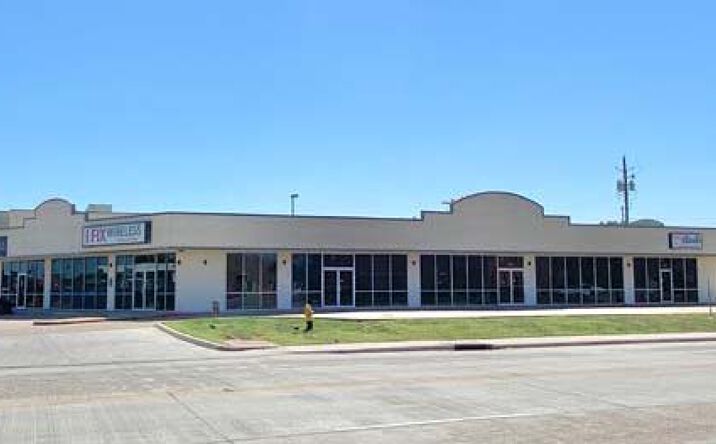 Pictures of Retail property located at 2790 Shed Rd, Bossier City, LA 71111 for lease - image #1