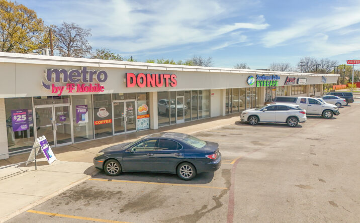 Pictures of Retail property located at 412 S Hampton Rd, Dallas, TX 75208 for lease - image #1