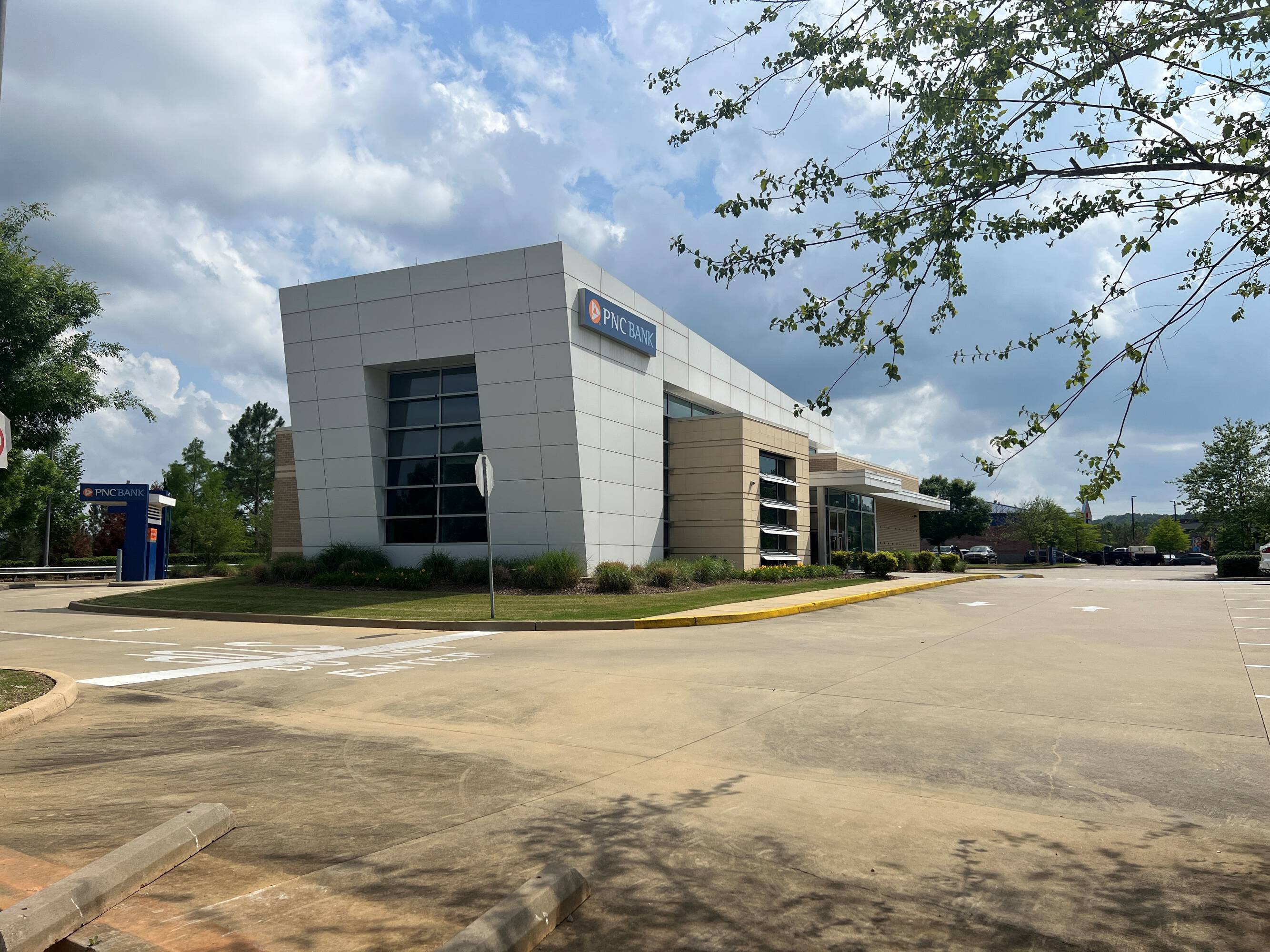 5576 Grove Blvd, Hoover, AL 35226