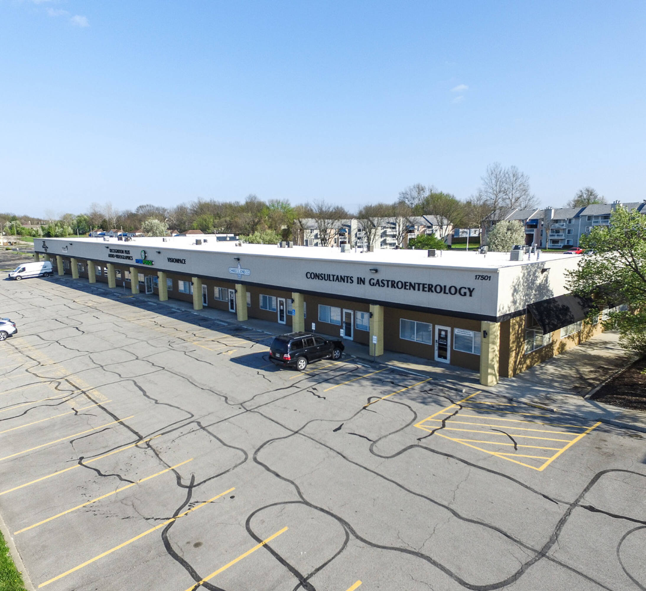 17331-17501-e-40-highway-independence-independence-mo-64055-crexi
