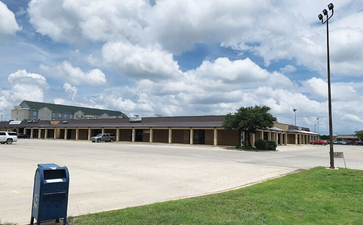 Pictures of Retail property located at 4450-4536 Buffalo Gap Road, Abilene, TX 79606 for lease - image #1