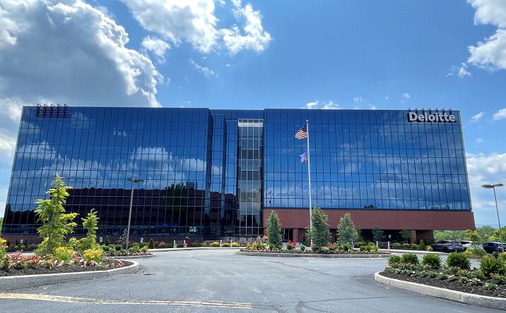 Pictures of Office property located at 300 Corporate Center Dr, Camp Hill, PA 17011 for lease - image #1