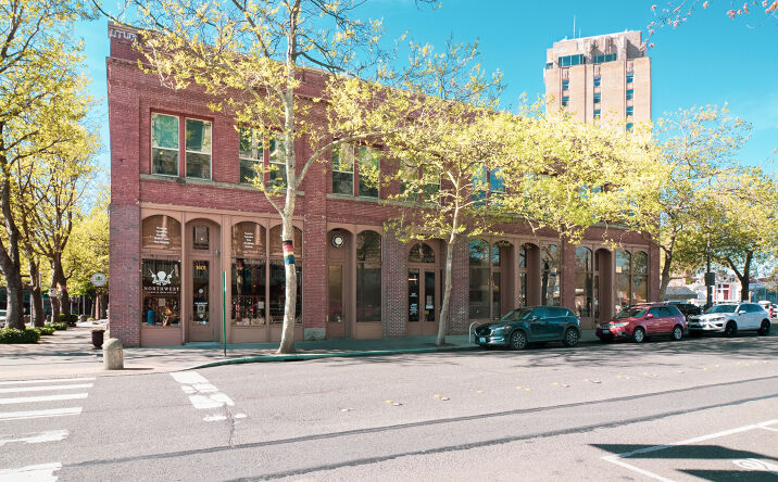 Pictures of Office, Retail property located at 1415 Commercial St, Bellingham, WA 98225 for lease - image #1