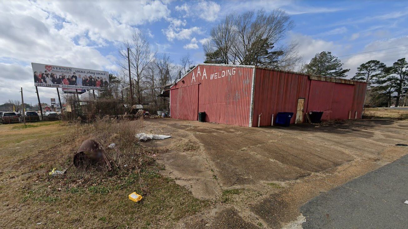 103 Lake St, New Llano, LA 71461 Industrial Space for Lease AAA Welding