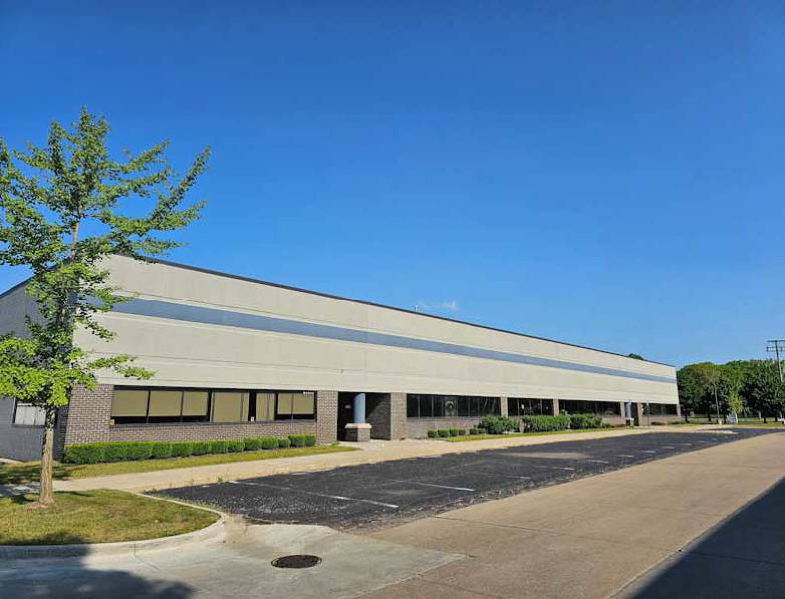 51111 W Pontiac Trail, Wixom, MI 48393