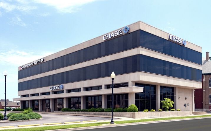 Pictures of Office property located at 200 E 3rd St, Owensboro, KY 42303 for lease - image #1