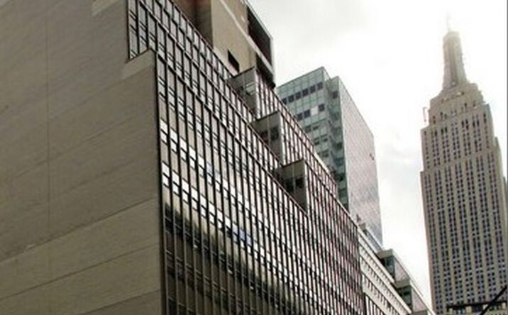 Pictures of Office property located at W 33rd St, 7th Ave, New York, NY 10001 for lease - image #1