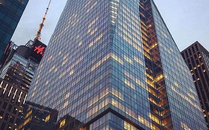Pictures of Office property located at 6th Ave 40th St, New York, NY 10001 for lease - image #1