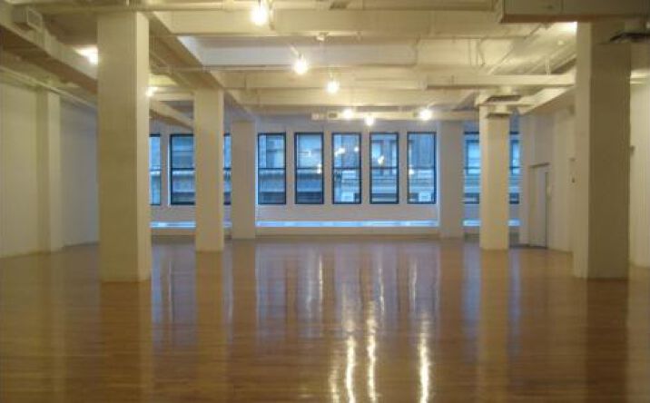Pictures of Office property located at 5th Ave & W 17th St, New York, NY 10003 for lease - image #1