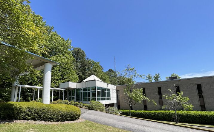 Pictures of Office property located at 301 Beacon Pkwy W, Birmingham, AL 35209 for lease - image #1