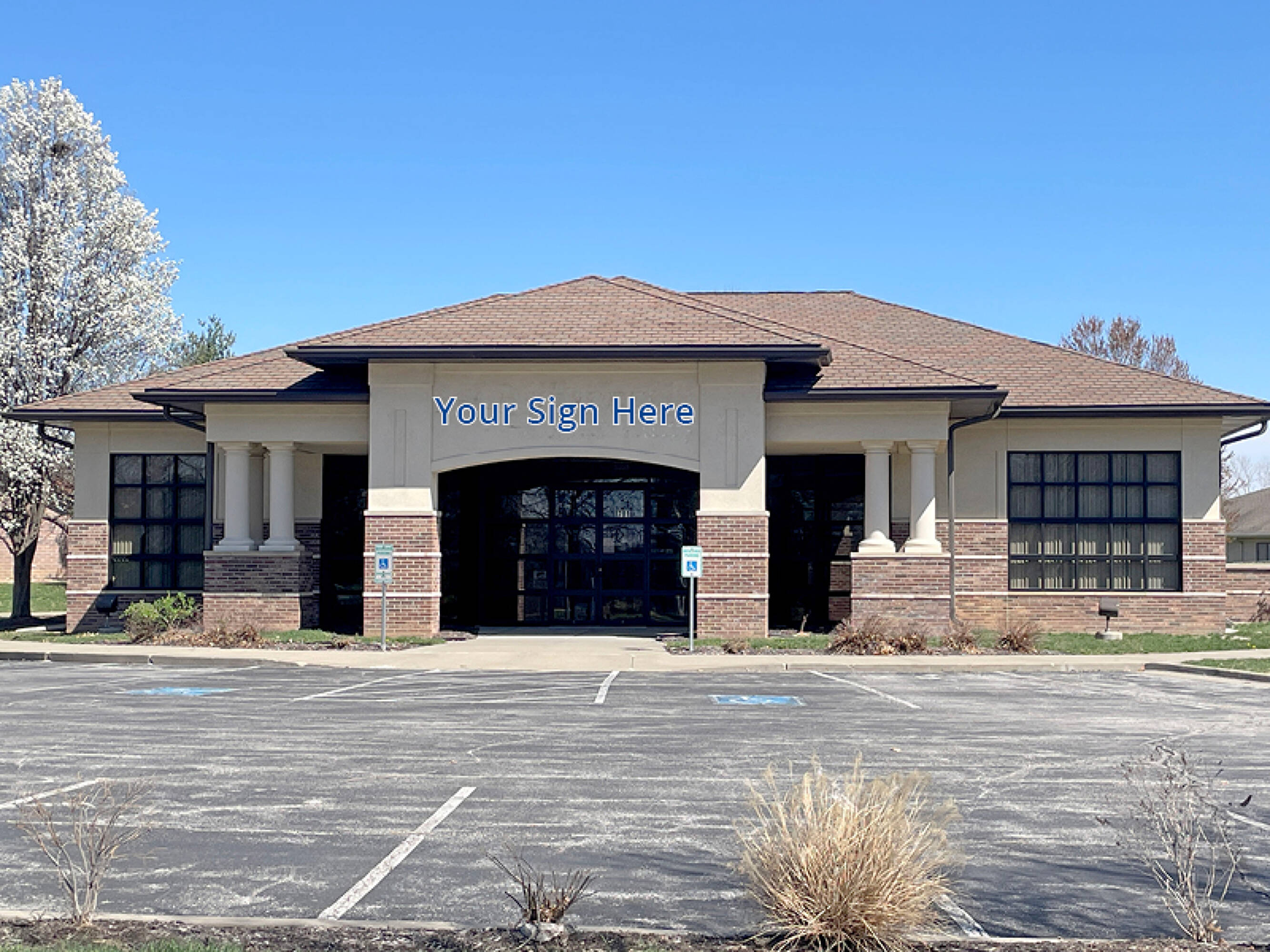 701 NE Lakewood Blvd, Lee's Summit, MO 64064